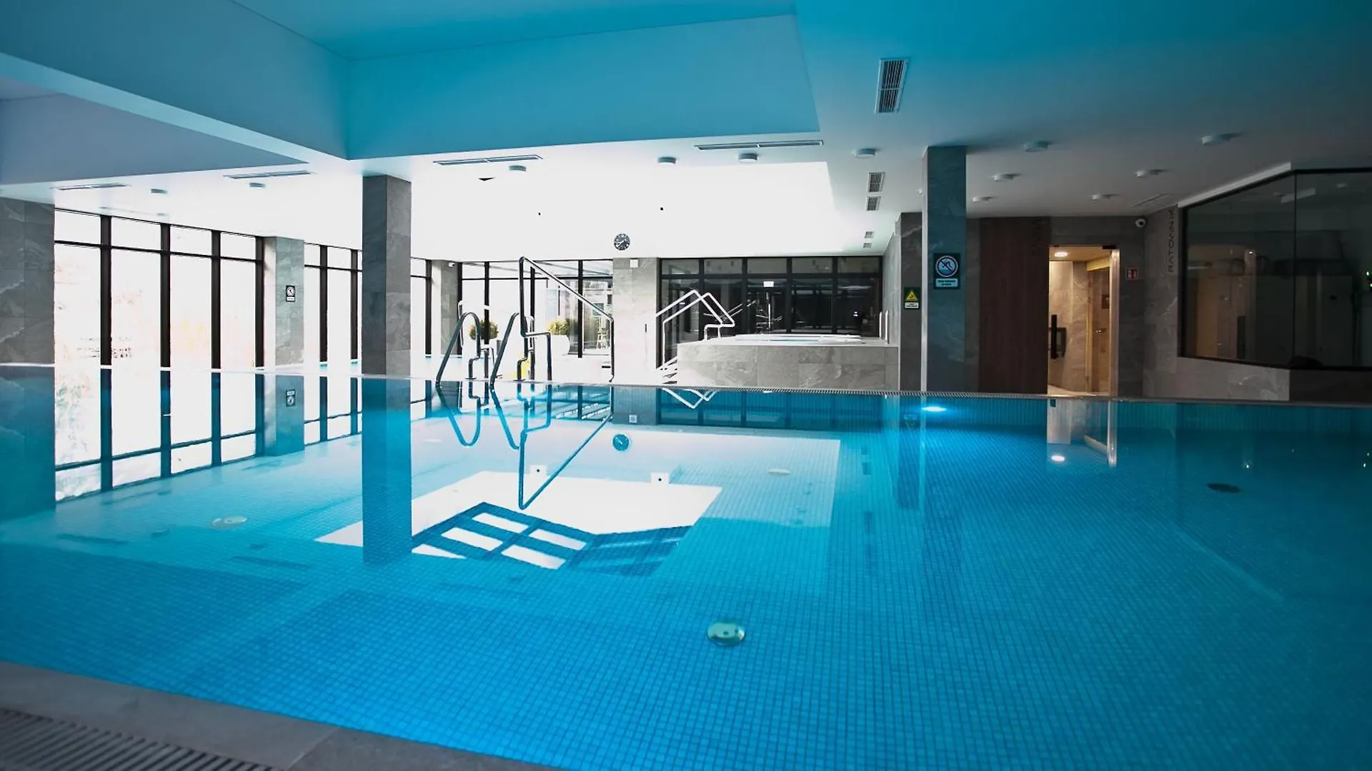 Apartament 420 Green Port Basen & Jacuzzi Kolobrzeg